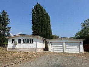 Building Photo - Cute 2-Bedroom & 2-Bathroom Single Family Home for Rent!