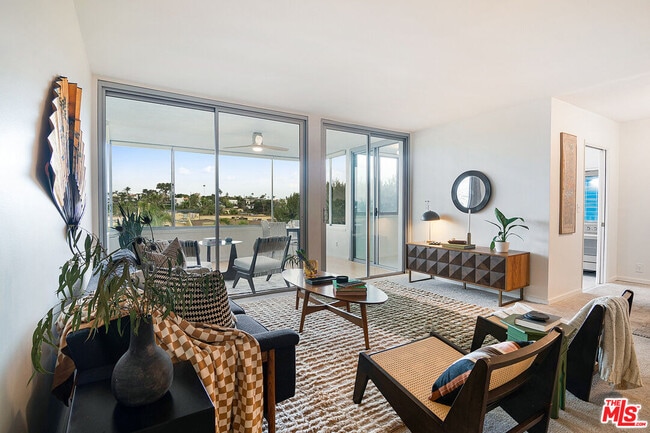 Building Photo - 8701 Delgany Ave