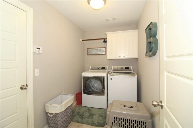 Building Photo - 4027 Benjamin Ln
