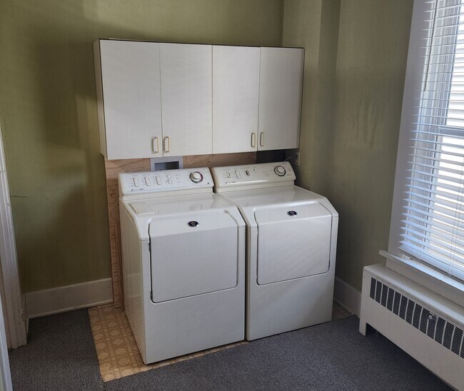 In-house laundry - 328 4th St