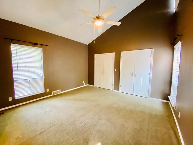 Building Photo - {13042} Contemporary in Lenexa + Fenced Yard + All Appliances Included