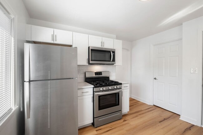 Building Photo - Luxury Rental - Sharpsburg