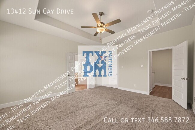 Building Photo - 13412 Sun Cay Drive