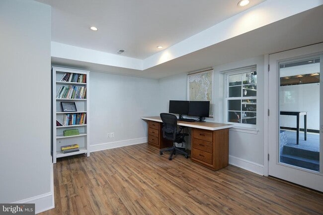 Building Photo - 421 Longfellow St NW