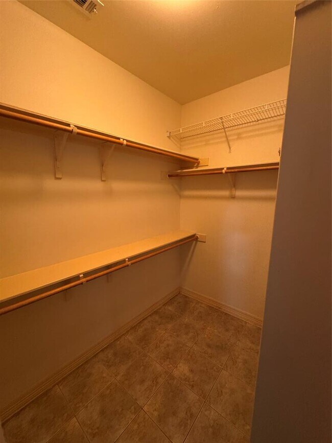 Building Photo - 13700 Madrone Mountain Way