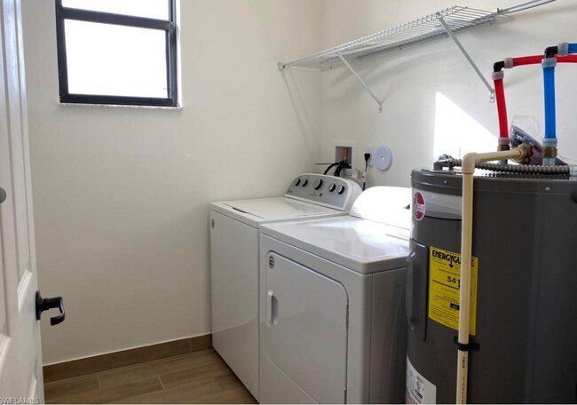 Building Photo - 8936 Madrid Cir