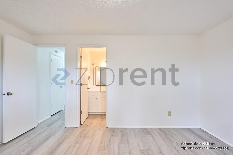 Building Photo - 4547 NW Tumalo Ct