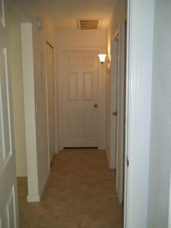 Building Photo - New remodeled 2 bedroom 1 bath unit with private patio and full size washer and dryer hookups!!