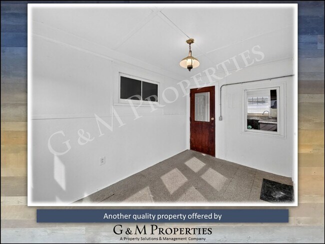 Building Photo - 1570 Mt Hope Ave