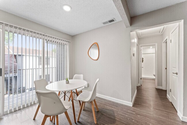 Building Photo - 2215 Town Lake Cir