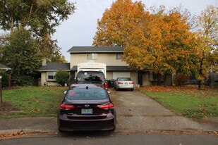 Front of Whole Duplex - 880 N Cloverleaf Loop
