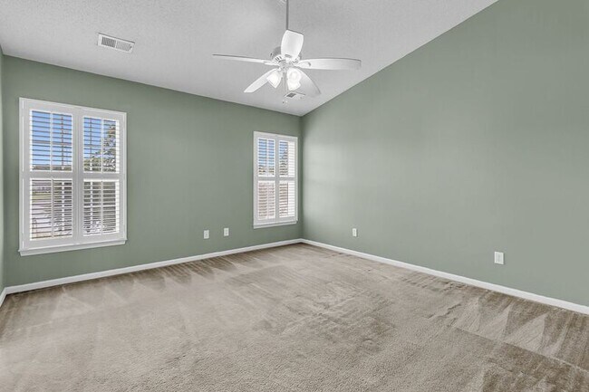 Building Photo - 403 Dovetail Cir