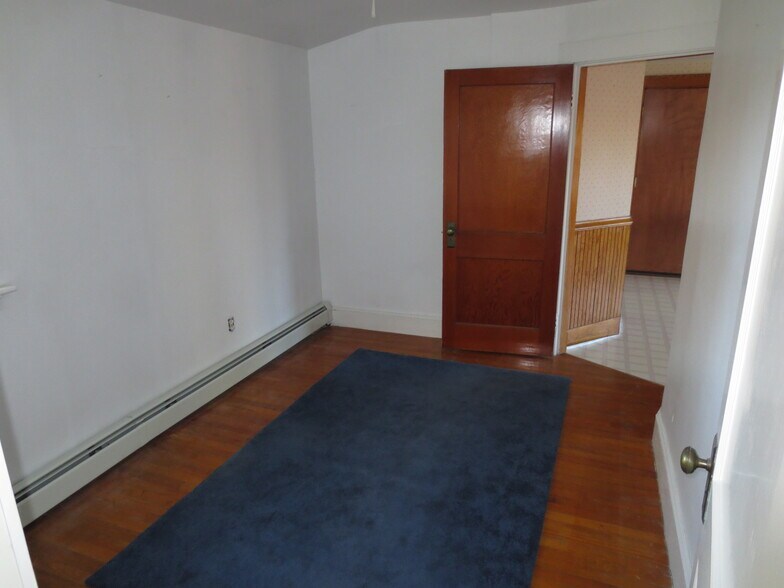 Building Photo - 41 Fern St