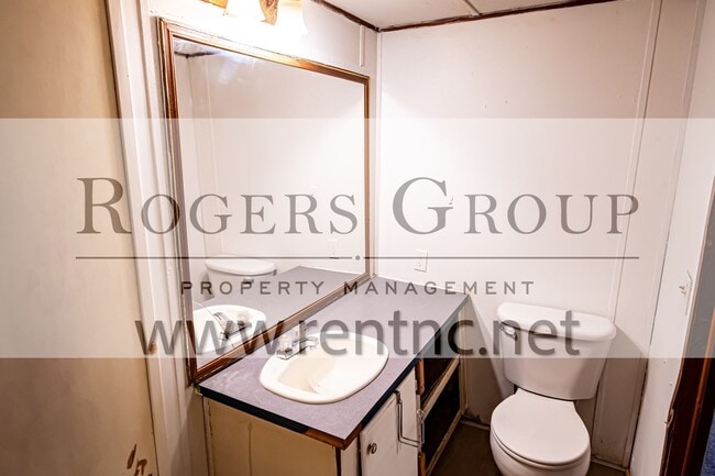 Building Photo - 112 Enchanted Dr