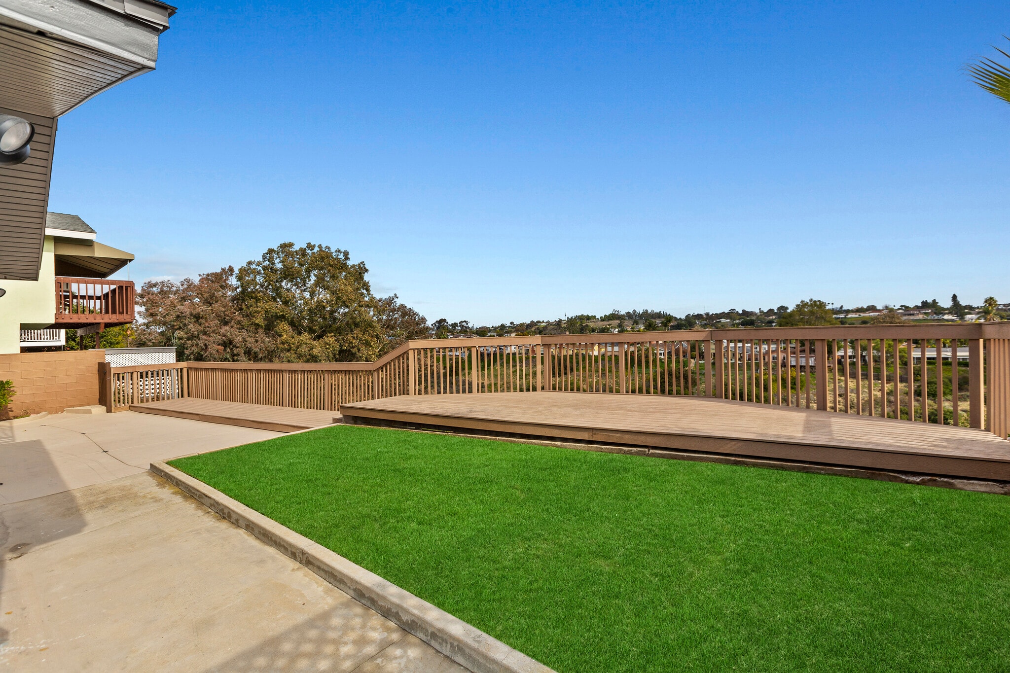 Building Photo - 2217 Cardinal Dr