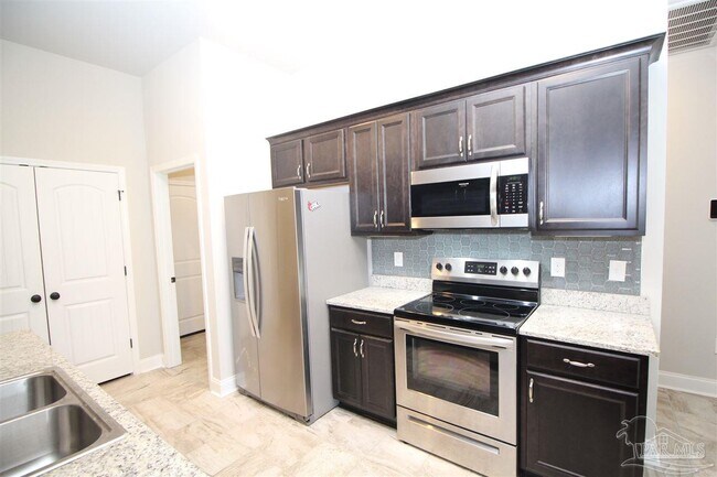Building Photo - 8809 Bellawood Cir