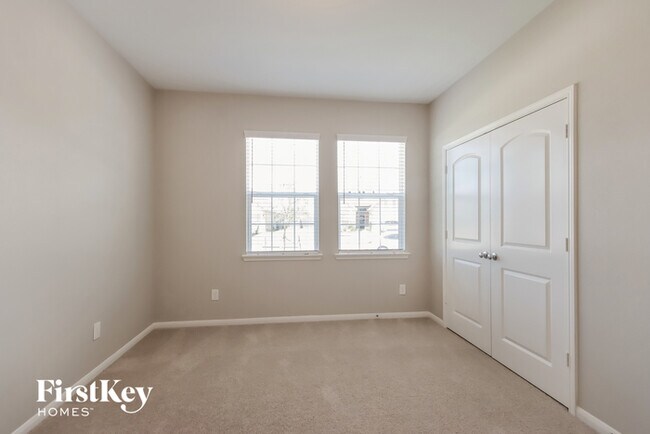 Building Photo - 119 San Saba Dr