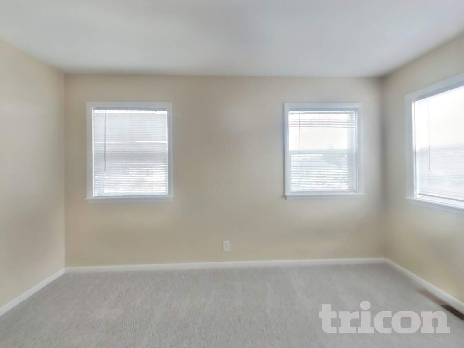 Building Photo - 1380 University Terrace