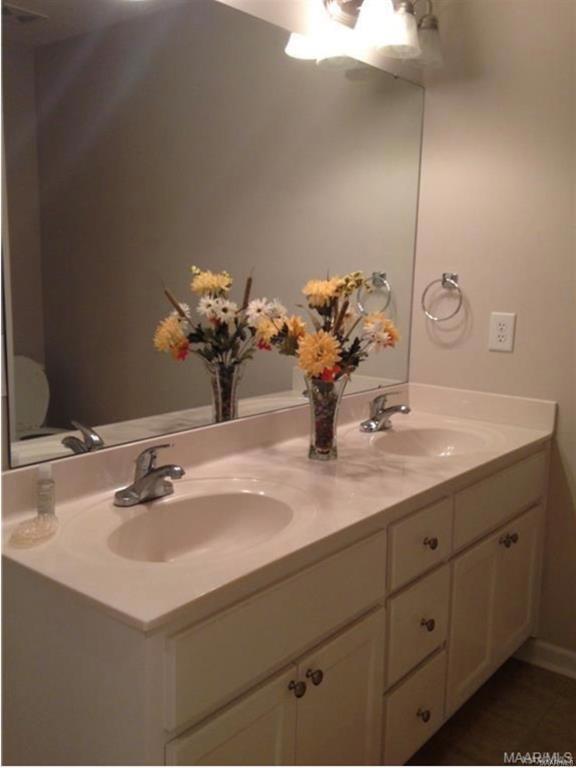 Building Photo - 8213 Dison Dr