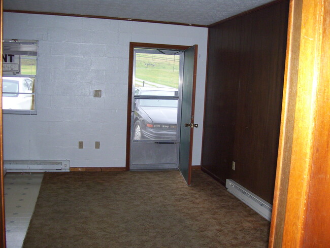 Building Photo - 4561 Nails Creek Rd