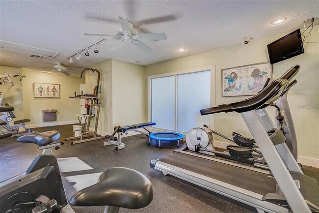 Building Photo - 12293 Sailwinds Dr