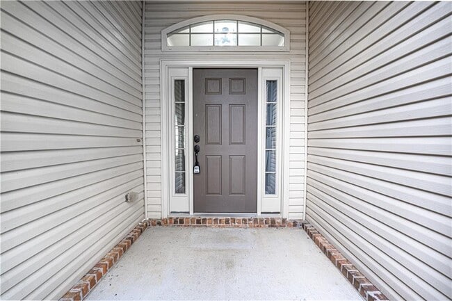 Building Photo - 1536 N Oakhaven Pl