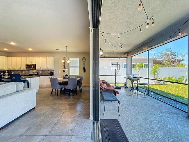 Building Photo - 2381 Rapollo Dr