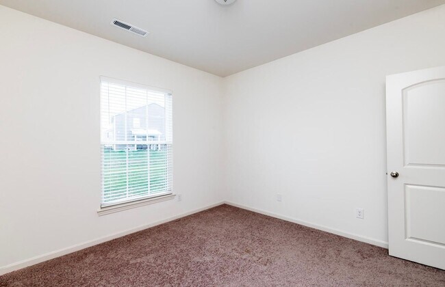 Building Photo - Caswell Springs - 4 bed, 3 full bath home