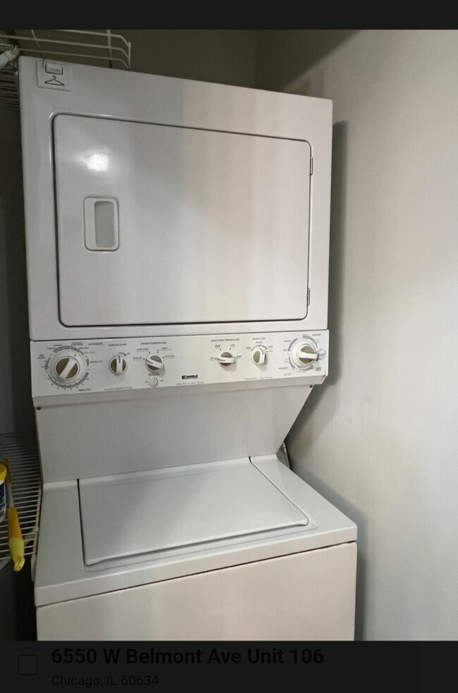 Building Photo - 6550 W Belmont Ave