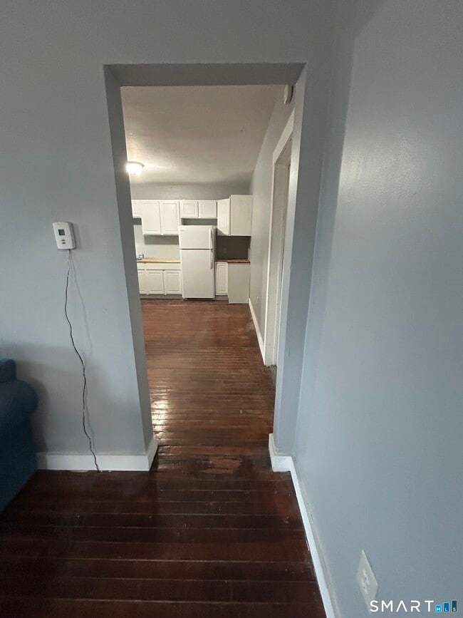 Building Photo - 162 Pinney Hill Rd