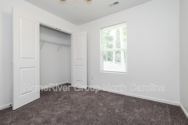 Building Photo - 231 Willowood Dr