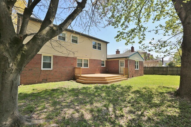 Building Photo - 1321 Conrad Ln