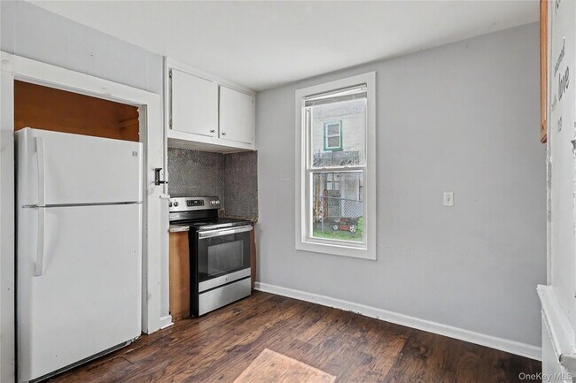 Building Photo - 39 Spruce St