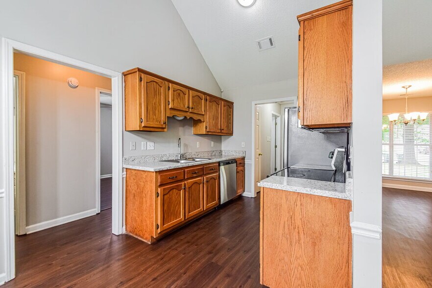 Building Photo - 1865 Winners Cir N