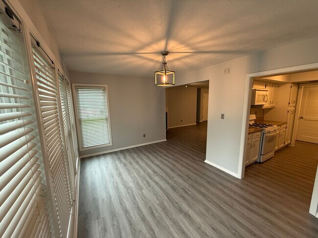 Building Photo - 1103 Canyon Point Cir