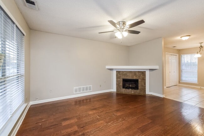 Building Photo - 4483 Shadow Glen Cove