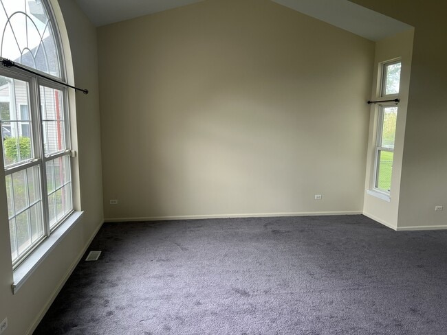 Building Photo - 437 S Orchard Dr