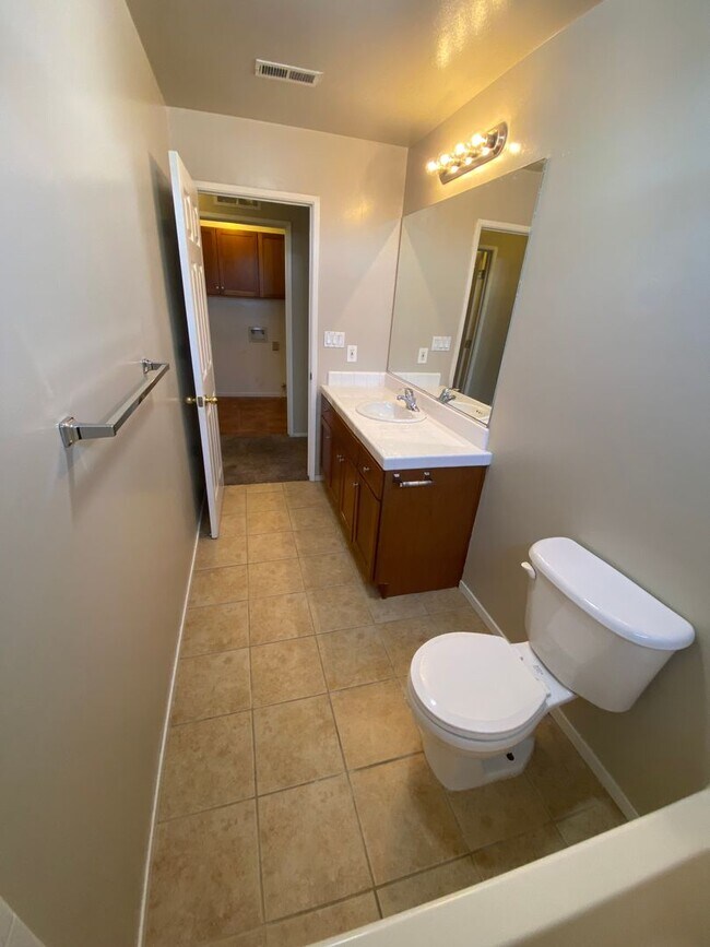 Building Photo - 11115 Cactus Valley Dr