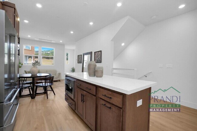 Building Photo - 850 Verandah Ln
