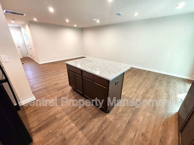 Building Photo - 165 Sarnesfield Wy