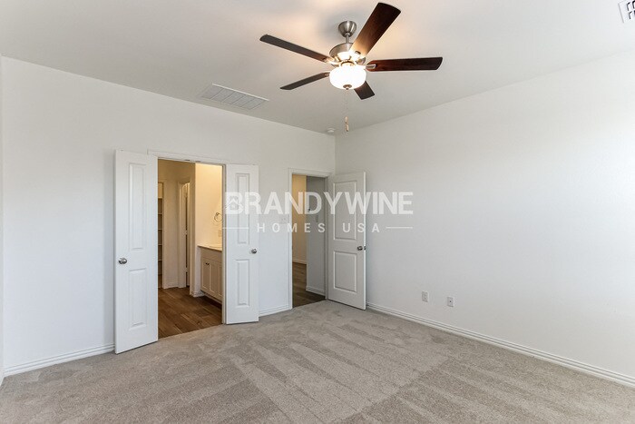 Building Photo - 341 Wentworth Dr