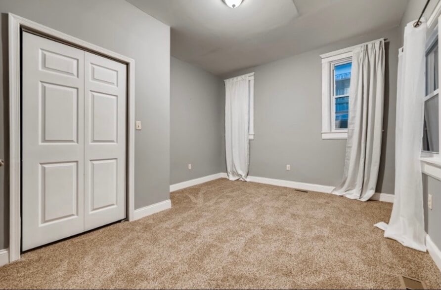 1st bedroom - 2814 Montebello Ter