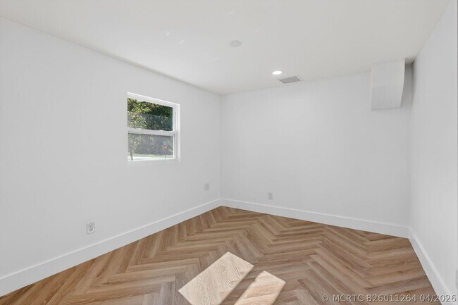 Building Photo - 2302 Cortez Blvd