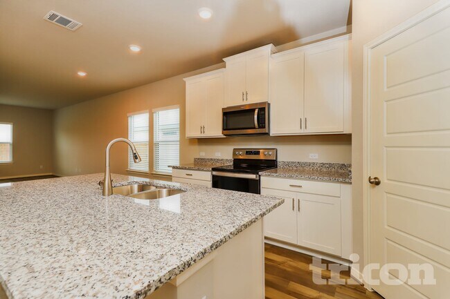 Building Photo - 13631 Emerson Wy