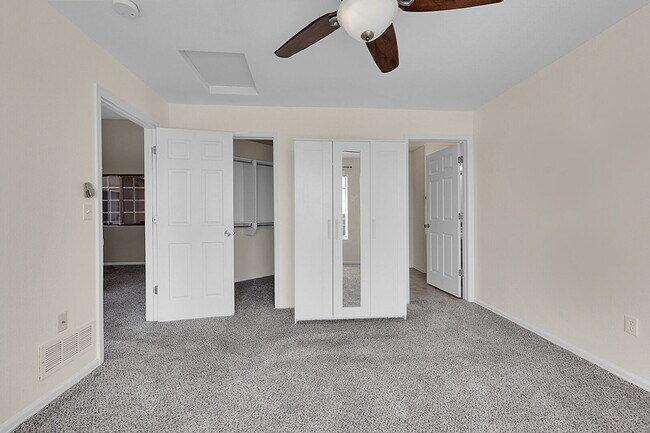 Building Photo - $2,250.00, 4 bed, 3 bath located in Colora...