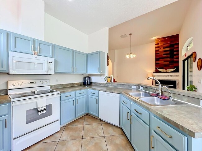 Building Photo - 2125 Emerald Green Cir