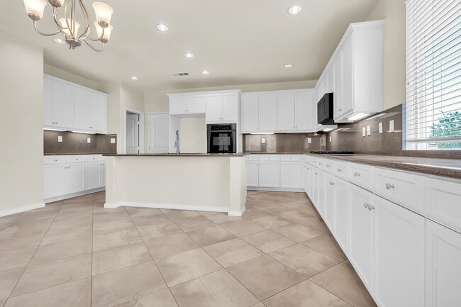 Building Photo - 4822 Brookside Ave