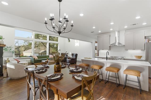 Building Photo - 819 Dubois St