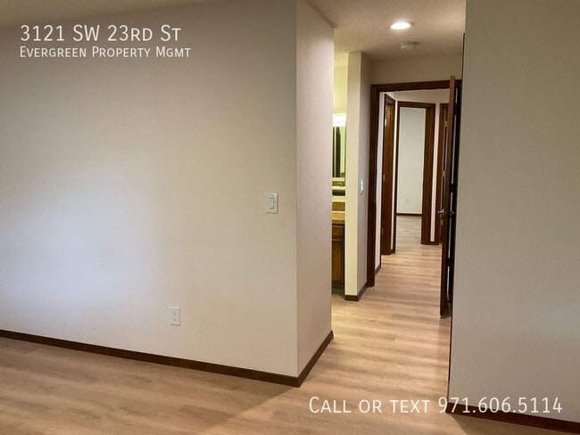 Building Photo - 3121 SW 23rd St