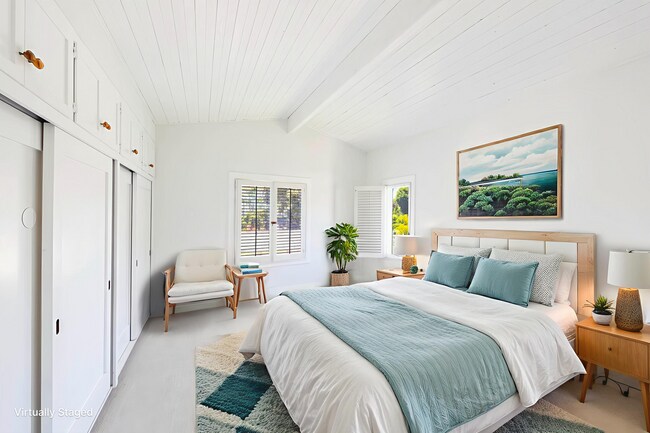 Building Photo - Incredible ocean views and private steps t...